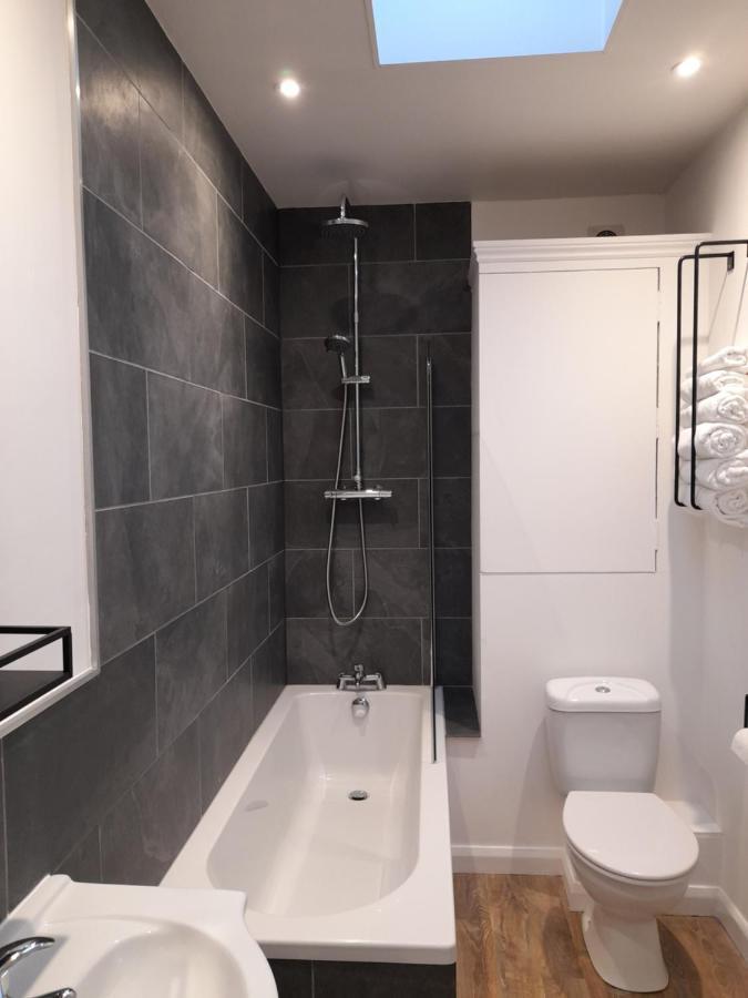 High Tide - 2 Bed Sunny Holiday Home Near Beach With Garden And Parking คอมบ์มาร์ติน ภายนอก รูปภาพ